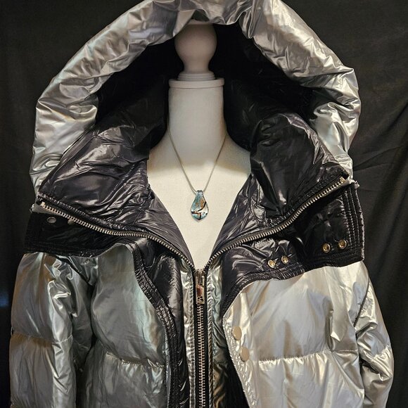 NWOT Lattelier Duck Down Silver Puffer - Picture 3 of 9